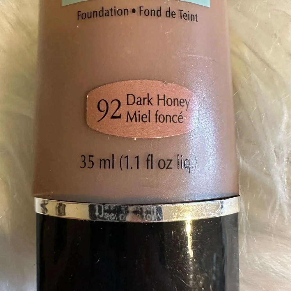 🩷5/$10 OLAY Shine Control Foundation - Dark Honey